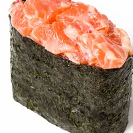 Спайси суши с лососем