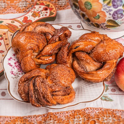 Хрустящая булочка с корицей