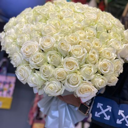 Букет белых роз 101