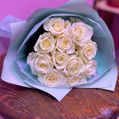 Букет белых роз 11