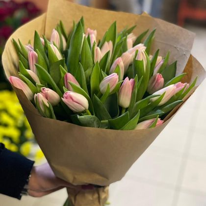 Букет нежно розовых тюльпанов 35