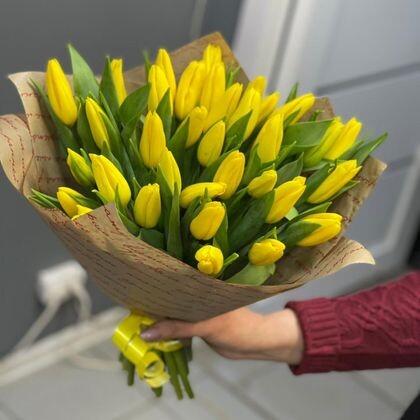 Букет желтых тюльпанов 35