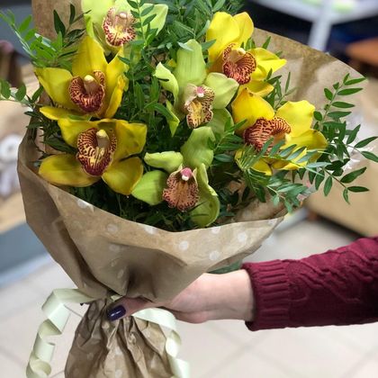 Букет орхидей 7