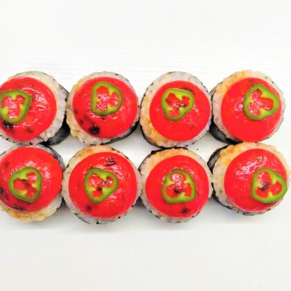 РОЛЛ ЗАПЕЧЁННЫЙ СПАЙСИ С ЛОСОСЕМ