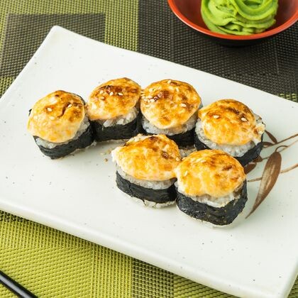 Запеченный ролл с окунем