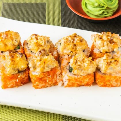 Запечённый ролл с лососем