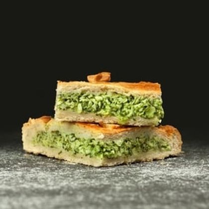 Пирог классический со шпинатом и творожным сыром