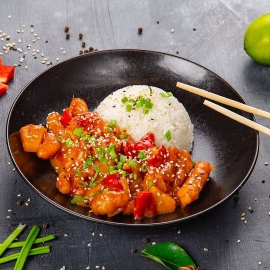 Говядина в кисло-сладком соусе и рис