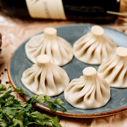 Хинкали с бараниной с добавлением ароматной кинзы