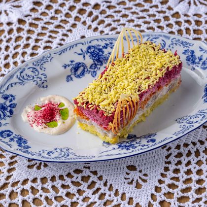 Сельдь под шубой, с луковым майонезом