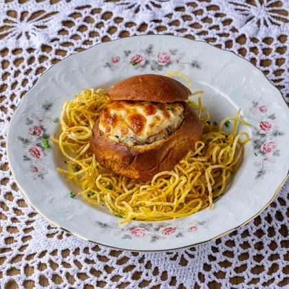 Пирог-жюльен, с цыпленком и белыми грибами