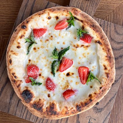 Пицца Клубника Маскарпоне