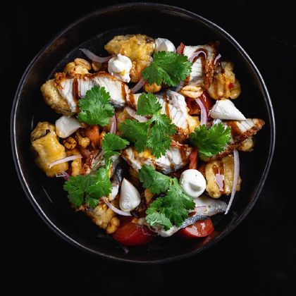 Теплый баклажан с угрем