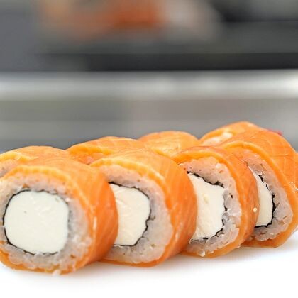 Ролл «Филадельфия»премиум с лососем