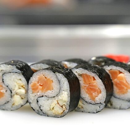 Ролл «Инь-Ян»