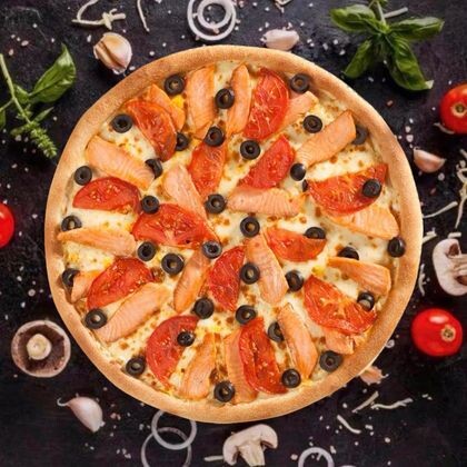 Пицца с лососем