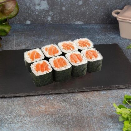Ролл с лососем смок