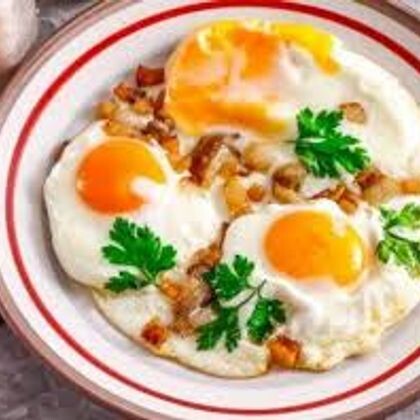 Яичница на сале из 3-х яиц