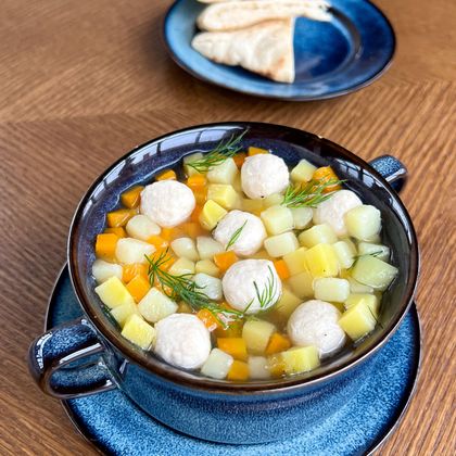 Супчик картофельный с куриными фрикадельками