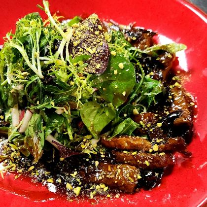 Салат с телятиной и черносливом