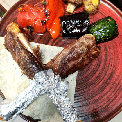 Баранья голень на мангале