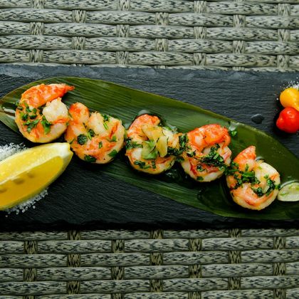 Креветки в лимонном соусе