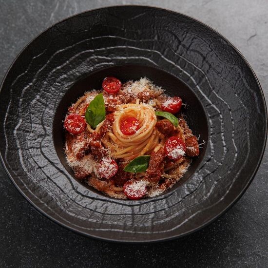 Болоньезе с мраморной говядиной и вялеными томатами