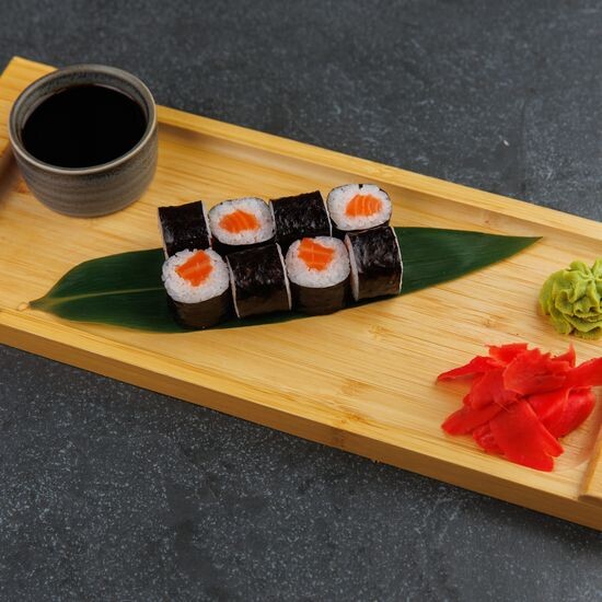 Маки ролл с лососем