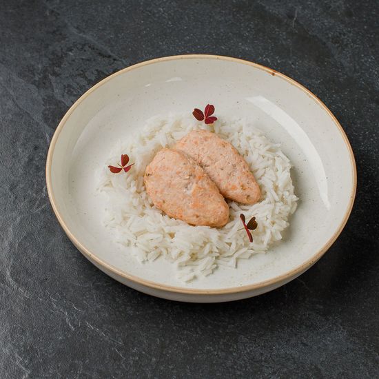 Котлетки из лосося на пару с гарниром на выбор