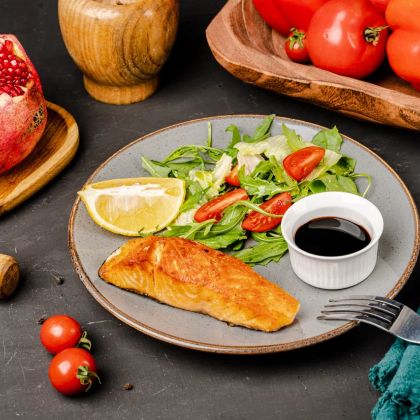 Стейк из лосося на гриле