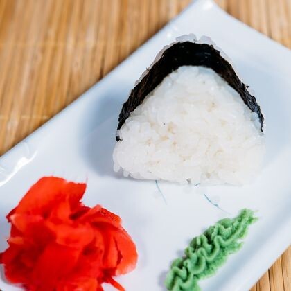 Сяке онигири