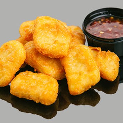 Куриные наггетсы с соусом сладкий чили