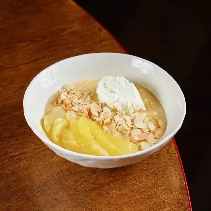Пшённая каша с маринованной грушей и муссом из маскарпоне