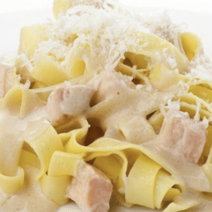 Феттучине с лососем