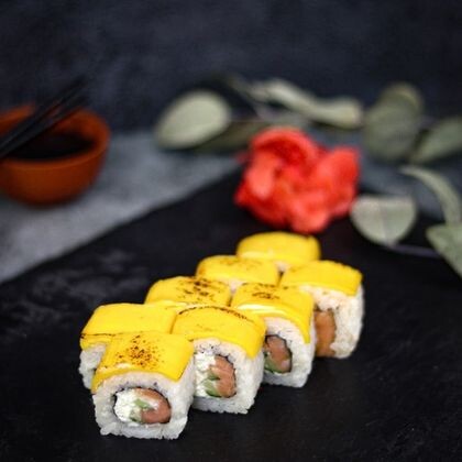 Ролл «Чеддер татаки»