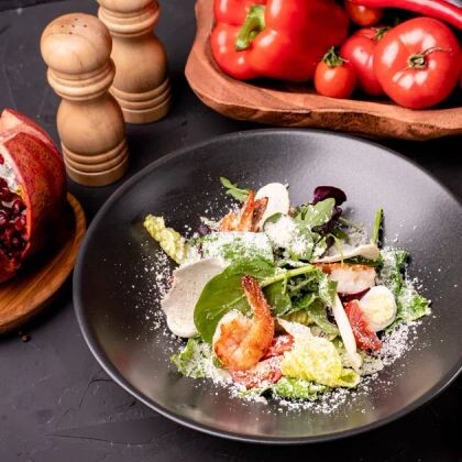 Салат «Цезарь» с креветками