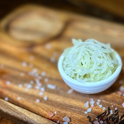 лук маринованный