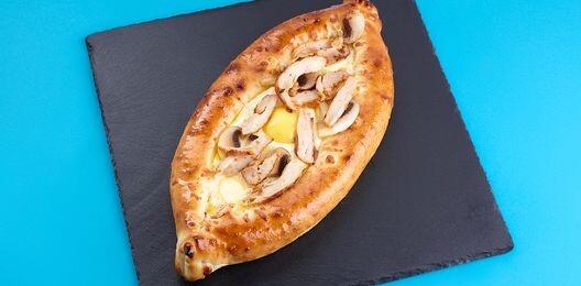 Хачапури по-Аджарски с курицей и грибами
