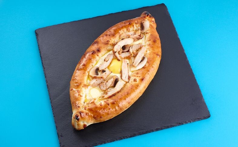 Хачапури по-Аджарски с курицей и грибами