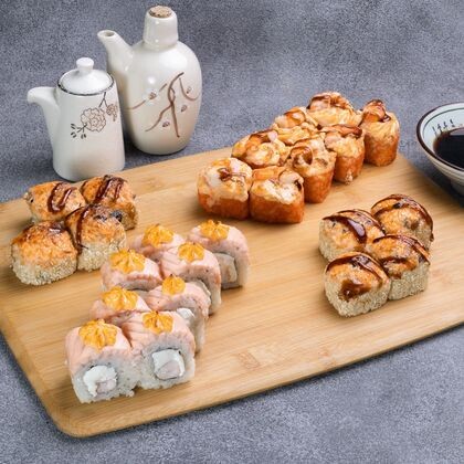 Запеченный лосось-креветка-угорь