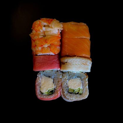 Ролл «Дары моря»