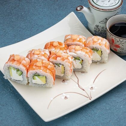 Филадельфия с креветкой под спайси-соусом