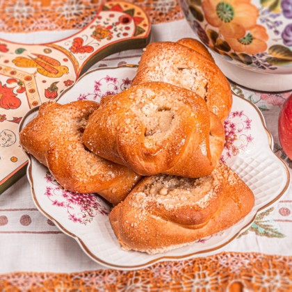 Пирожок с яблоком