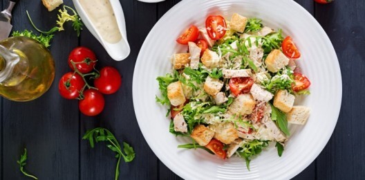 079 Салат " Цезарь" с курицей