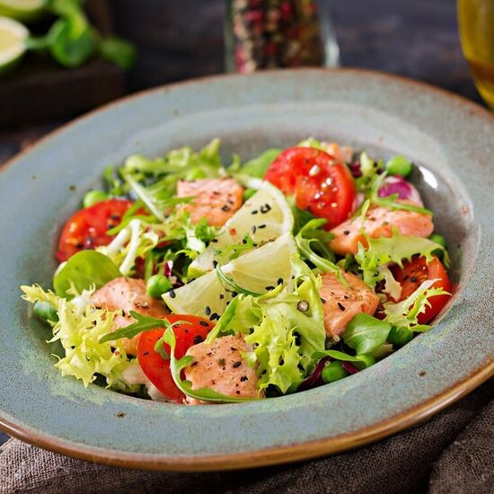 081 Салат  с лососем