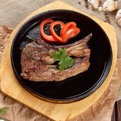 Стейк из корейки молочного ягненка