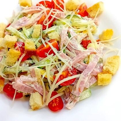 Салат с ветчиной и сыром