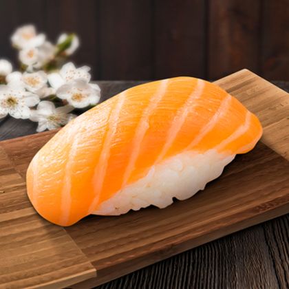 Суши с копченым лососем