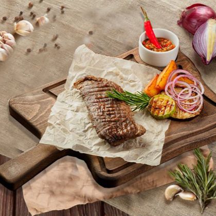 Стейк мачете из мраморной говядины с соусом сальса