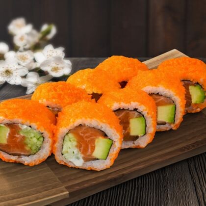 Ролл Калифорния с лососем